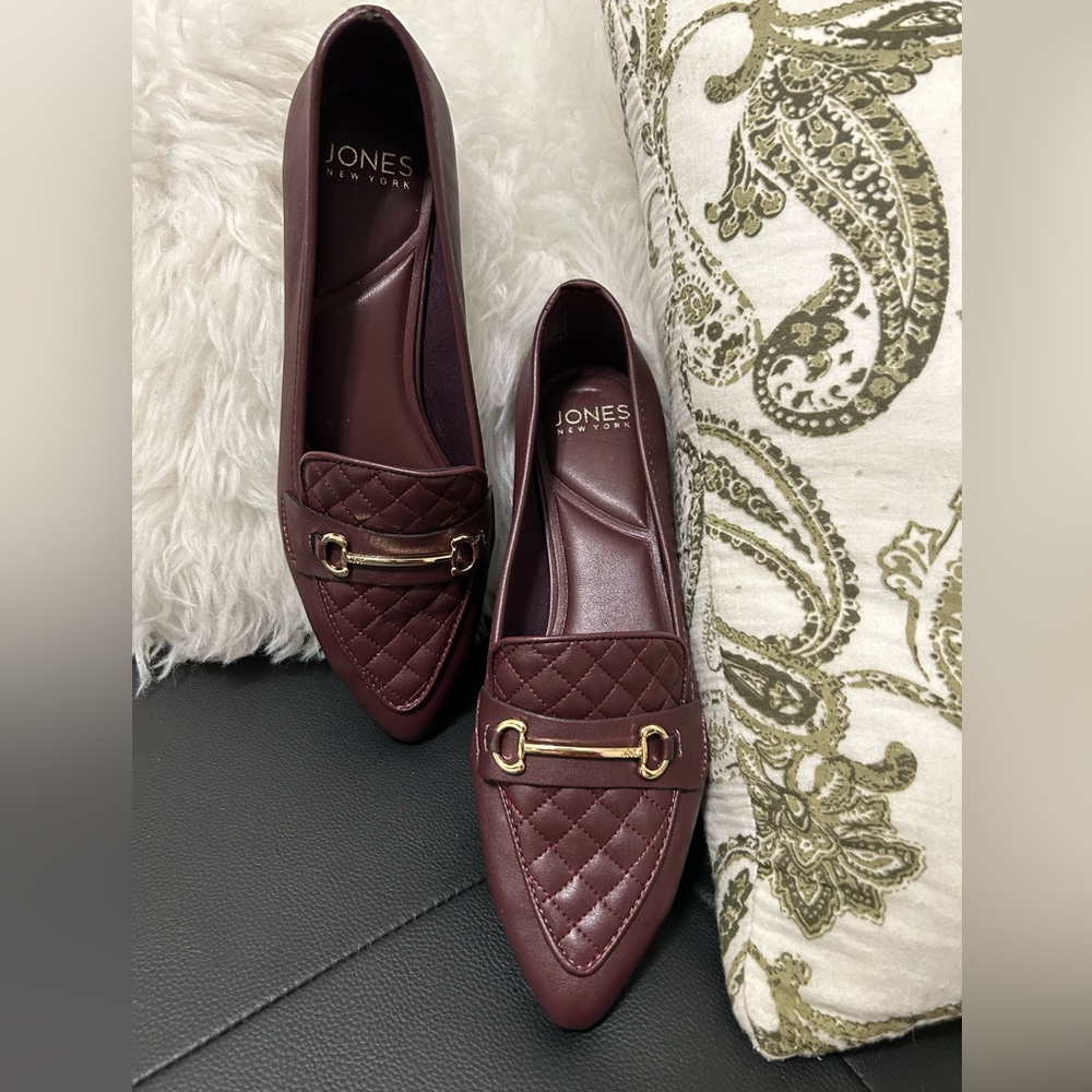 Jones New York Women's Quilted Maroon Loafers